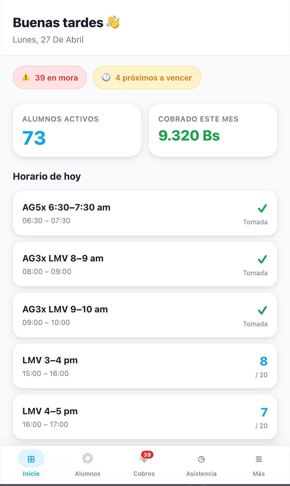 Pantalla de inicio de Mística con saludo y horario del día